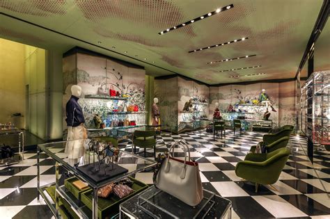 prada room